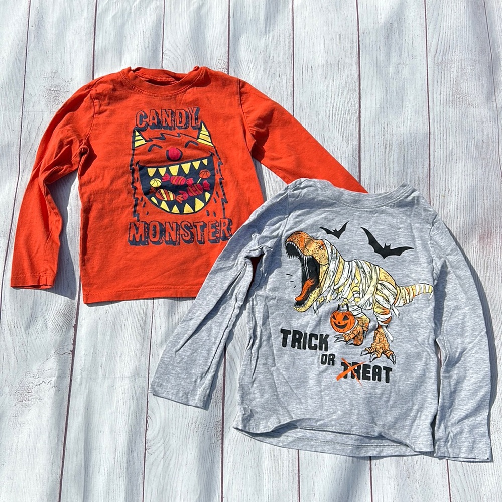 🎃🦖Two OshKosh Boys 5/5T Halloween Long Sleeve Tees 🦖🎃